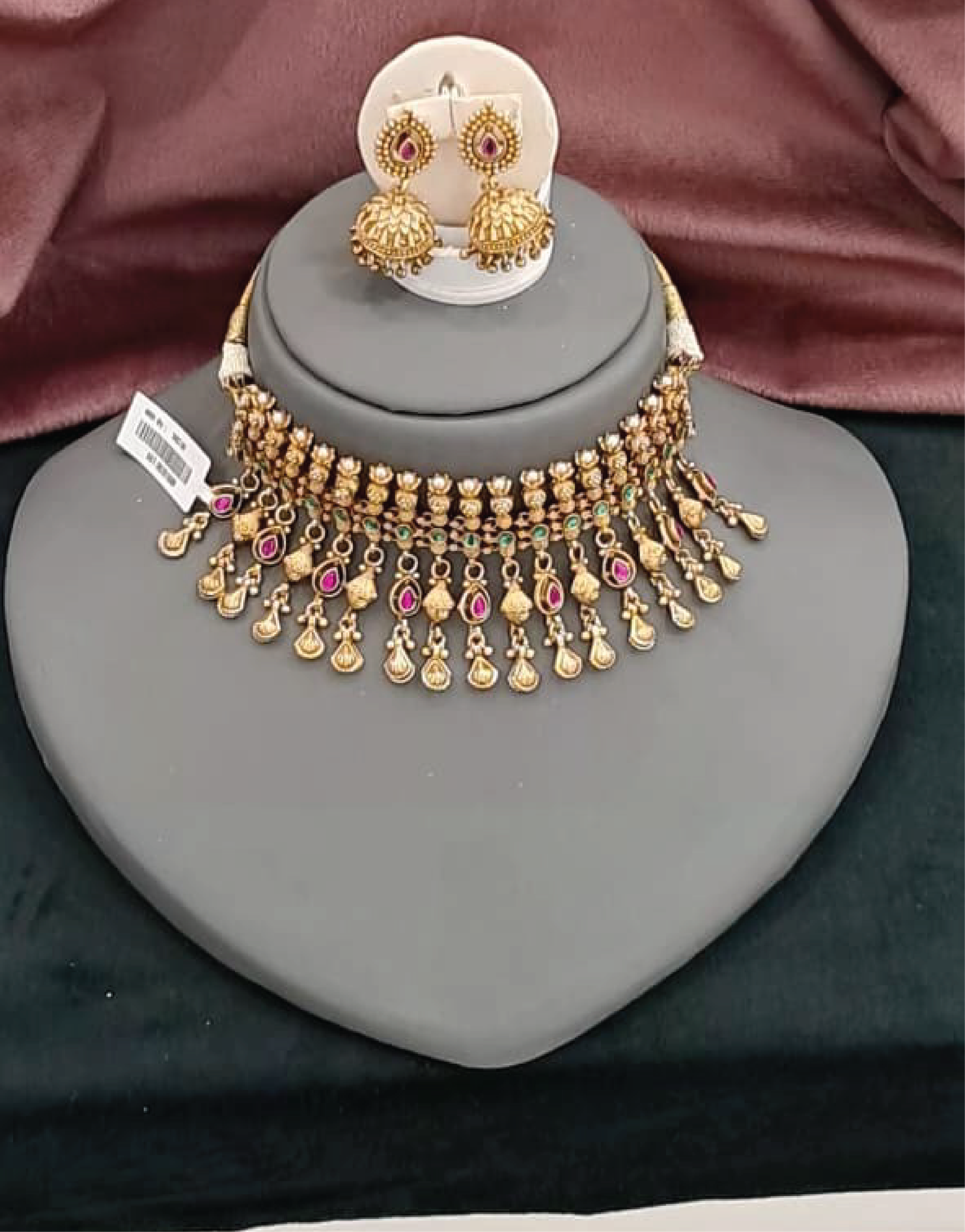 Heritage Short Necklace Set