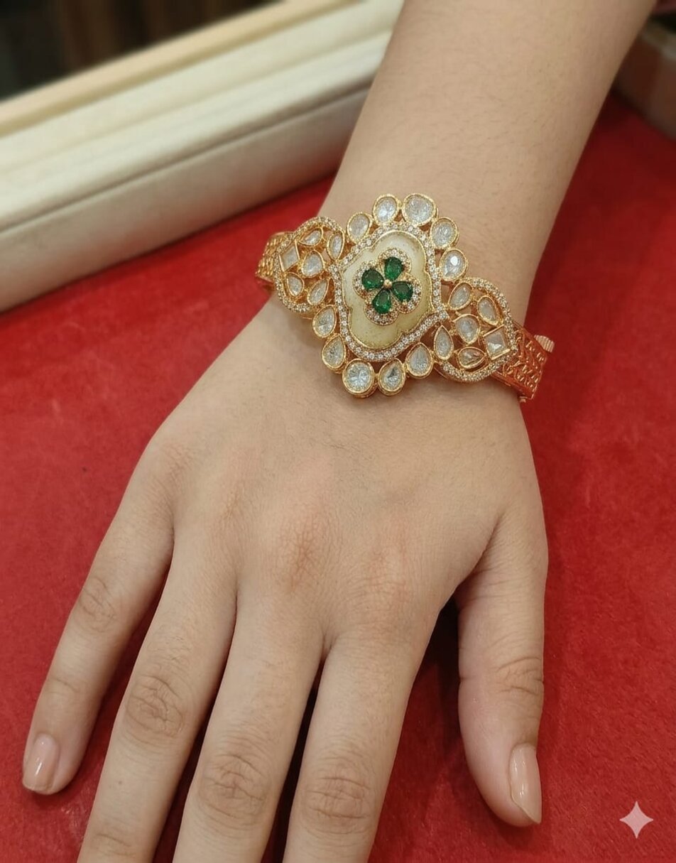 Emerald and polki kundan bracelet