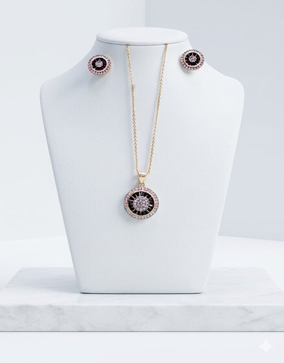 NIA Round Pendant Set