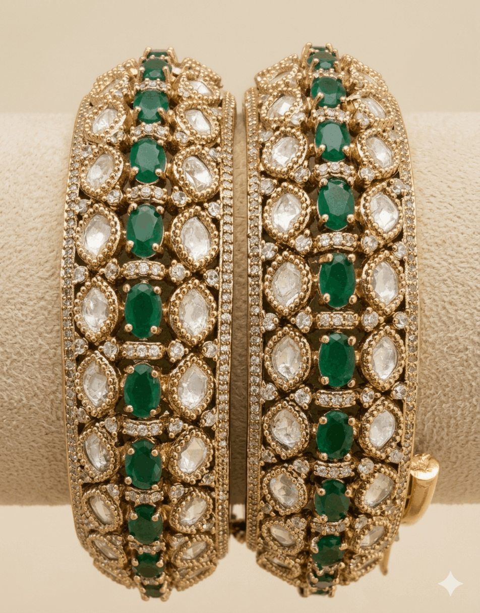 Epoxy Moissanite With Emrald Bangle